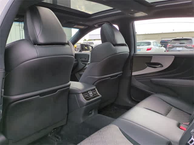 Thumbnail: 2022 Lexus LS - 20