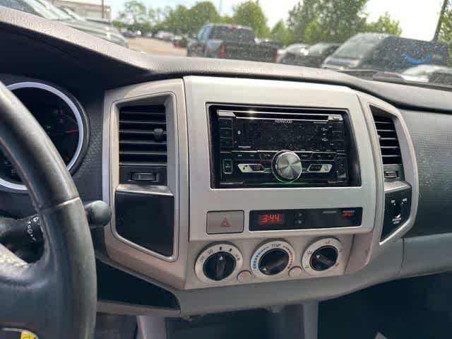 Thumbnail: 2010 Toyota Tacoma - 8