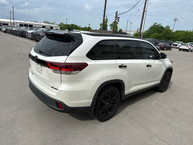Thumbnail: 2019 Toyota Highlander - 20