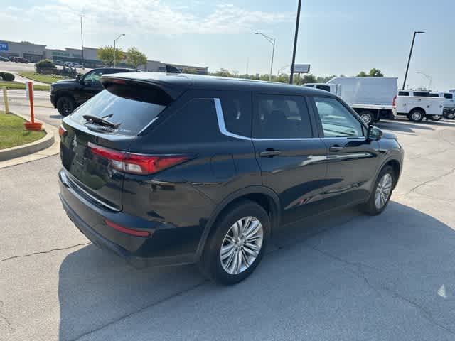 Thumbnail: 2024 Mitsubishi Outlander - 23