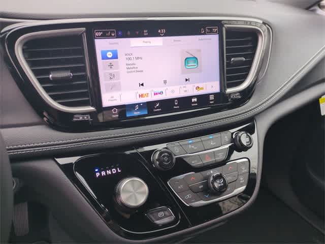 Thumbnail: 2026 Chrysler Pacifica - 28