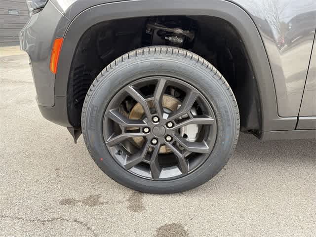Thumbnail: 2025 Jeep Grand Cherokee - 14