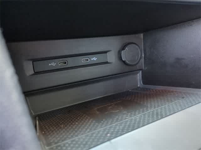 Thumbnail: 2022 Volkswagen Taos - 32