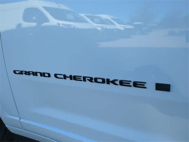 Thumbnail: 2025 Jeep Grand Cherokee - 13