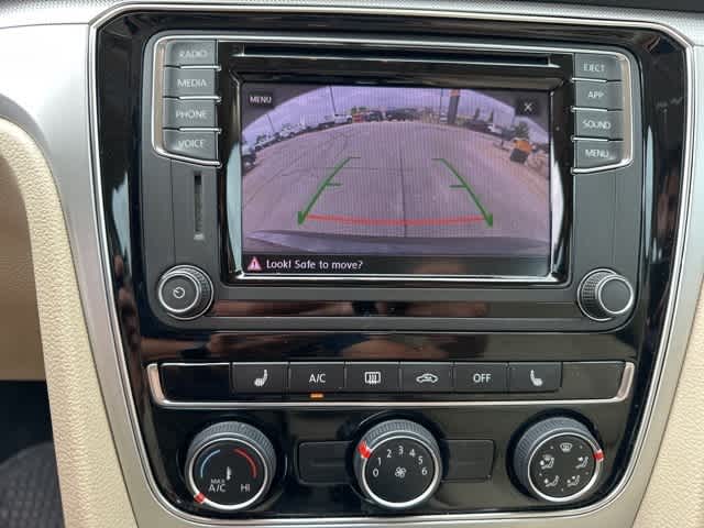 Thumbnail: 2019 Volkswagen Passat - 9