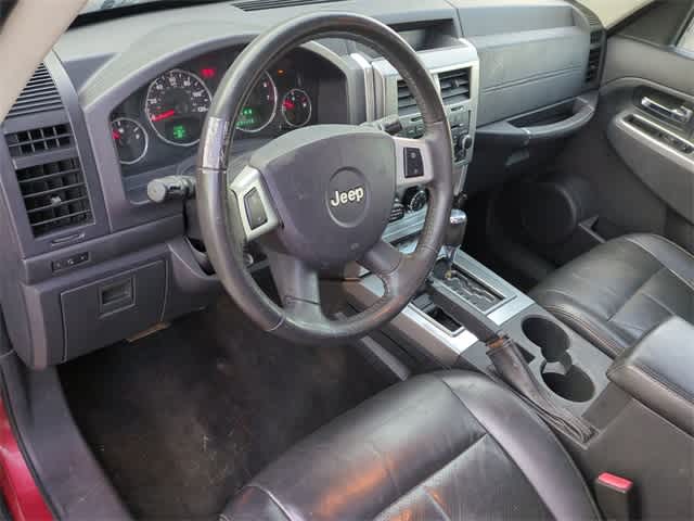 Thumbnail: 2010 Jeep Liberty - 9