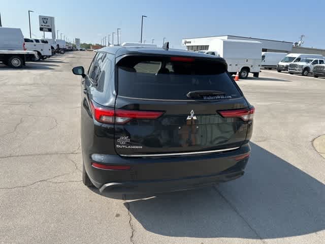Thumbnail: 2024 Mitsubishi Outlander - 21