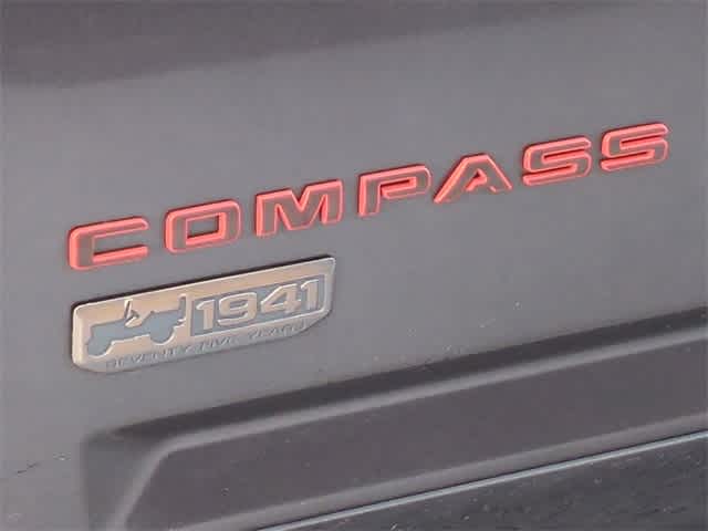 Thumbnail: 2016 Jeep Compass - 13