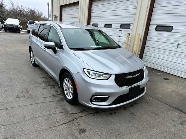 Thumbnail: 2023 Chrysler Pacifica - 24