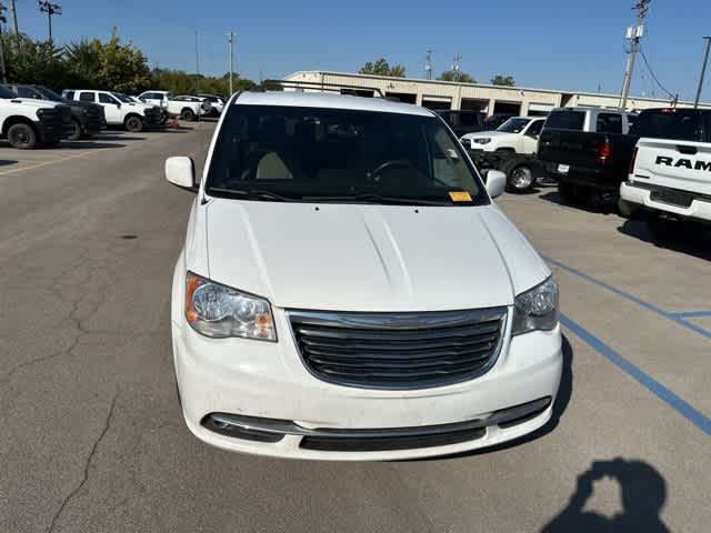 Thumbnail: 2016 Chrysler Town & Country - 32