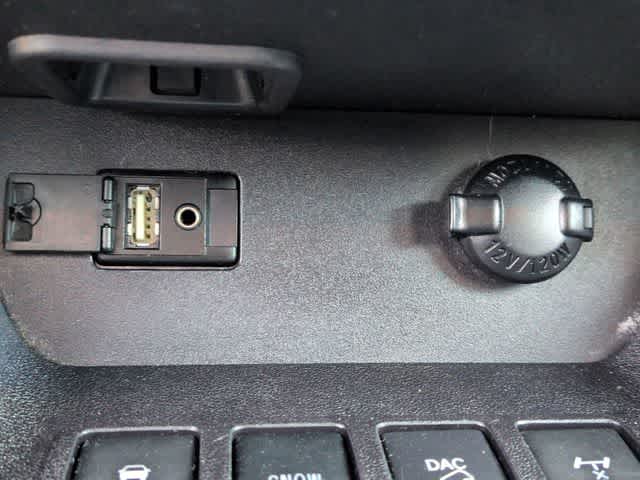 Thumbnail: 2016 Toyota Highlander - 31