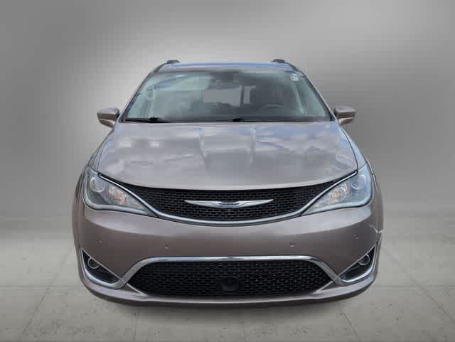 Thumbnail: 2018 Chrysler Pacifica - 3