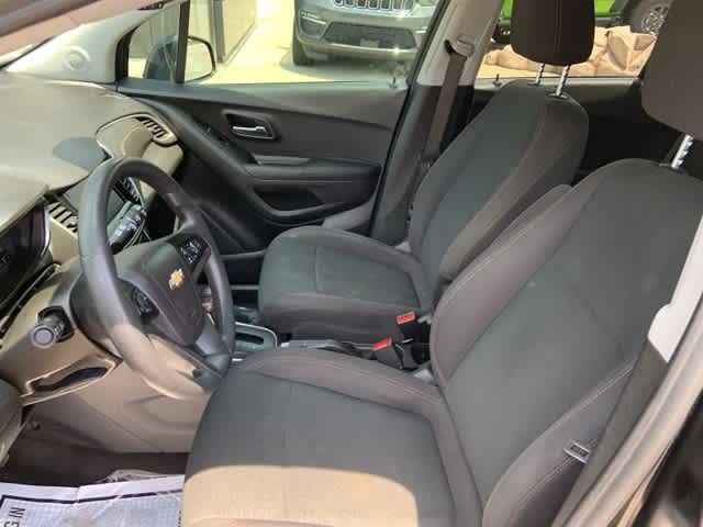 Thumbnail: 2020 Chevrolet Trax - 3