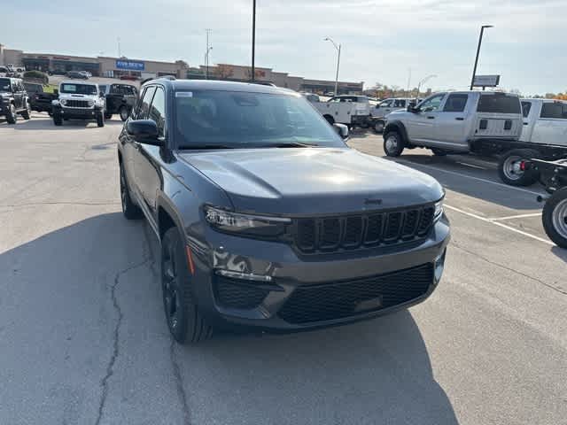 Thumbnail: 2025 Jeep Grand Cherokee - 19