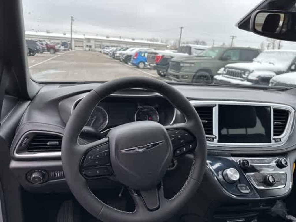 New 2026 Chrysler Pacifica Select Van Passenger Van