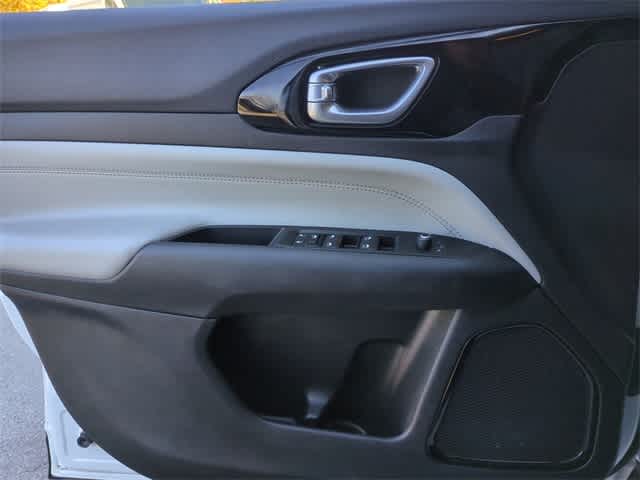 Thumbnail: 2022 Jeep Compass - 31