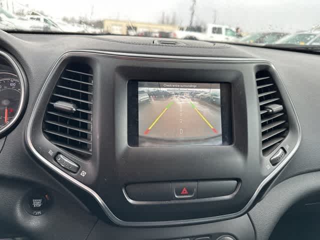 Thumbnail: 2019 Jeep Cherokee - 8