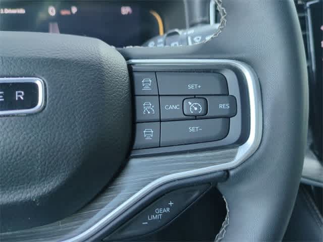 Thumbnail: 2024 Jeep Wagoneer - 25