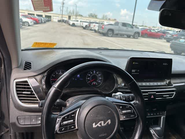 Thumbnail: 2022 Kia Seltos - 6