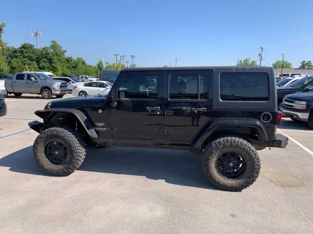 2014 Jeep Wrangler Unlimited Sahara 12