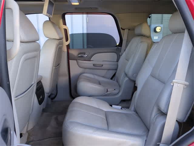 Thumbnail: 2008 Chevrolet Tahoe - 21