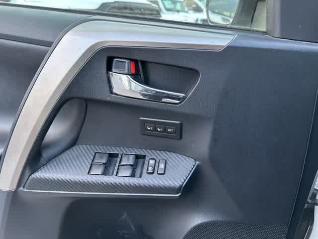 Thumbnail: 2013 Toyota RAV4 - 12