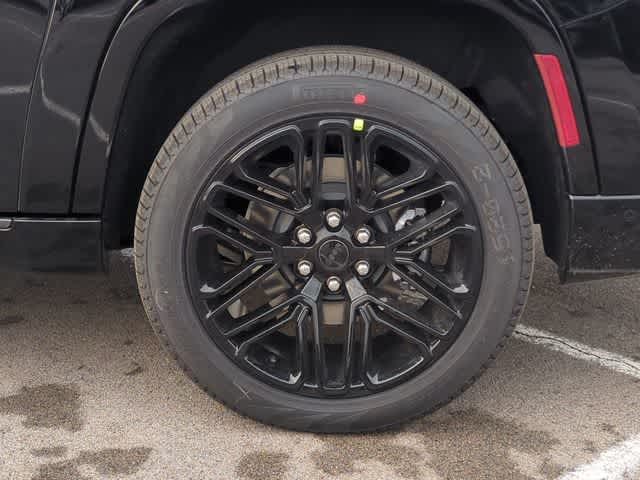 Thumbnail: 2026 Jeep Grand Wagoneer L - 14