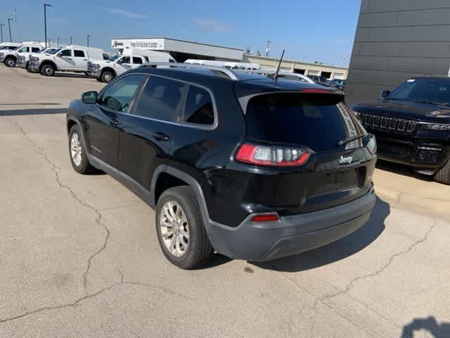 Thumbnail: 2019 Jeep Cherokee - 16