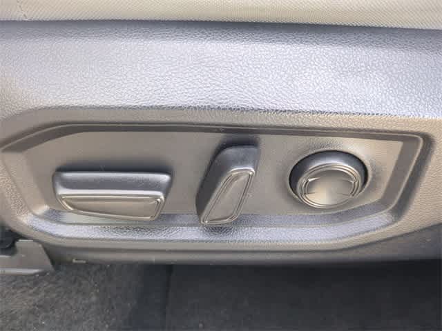 Thumbnail: 2025 Toyota Tundra - 18