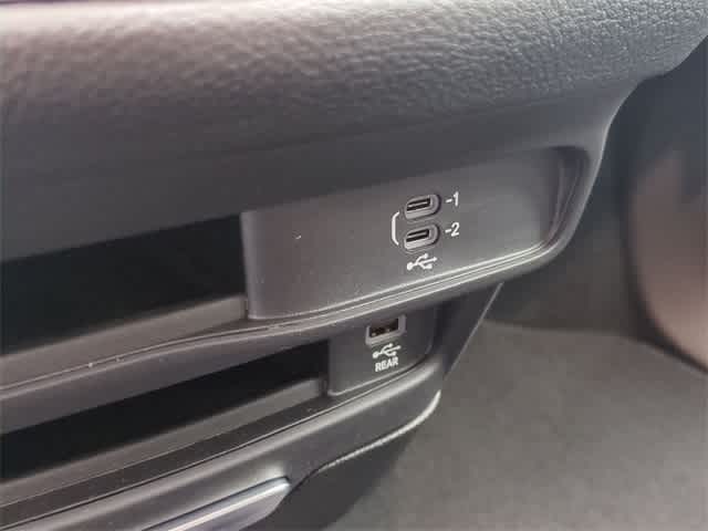 Thumbnail: 2026 Chrysler Pacifica - 31