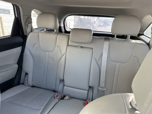 Thumbnail: 2022 Kia Sorento - 5