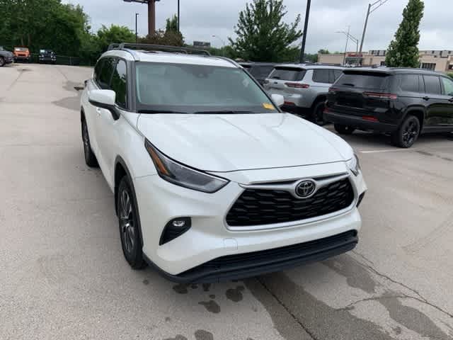 Thumbnail: 2021 Toyota Highlander - 31