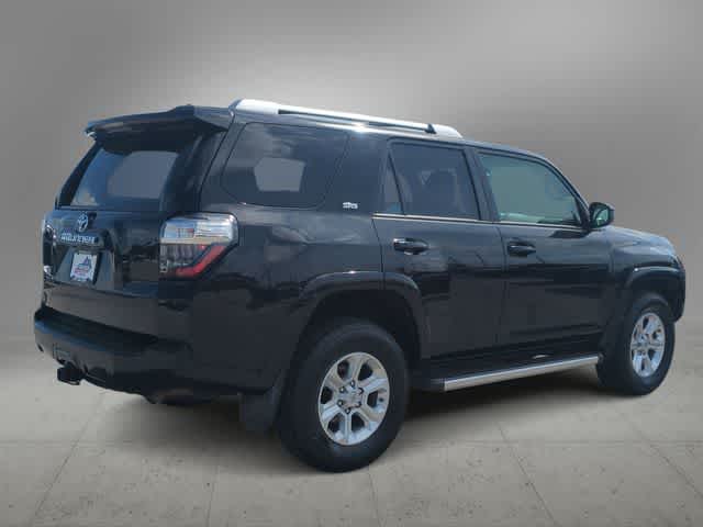 Thumbnail: 2016 Toyota 4Runner - 8