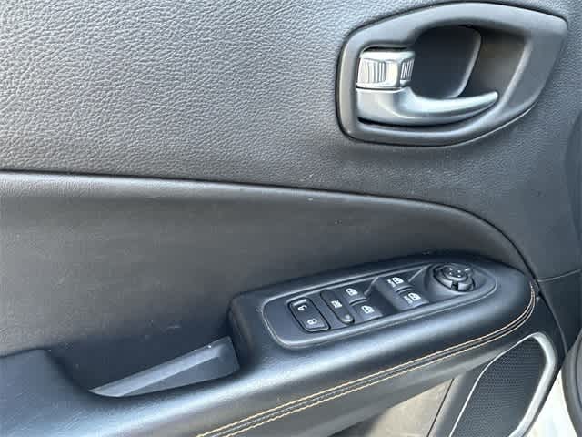 Thumbnail: 2020 Jeep Compass - 25