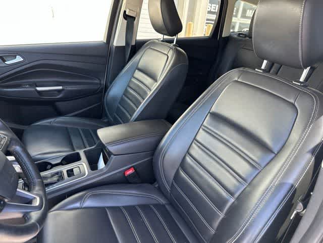 Thumbnail: 2019 Ford Escape - 4