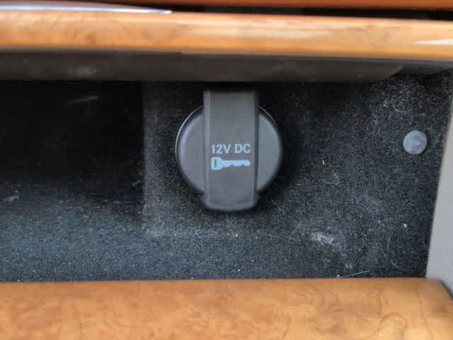 Thumbnail: 2013 Chrysler 300 - 31