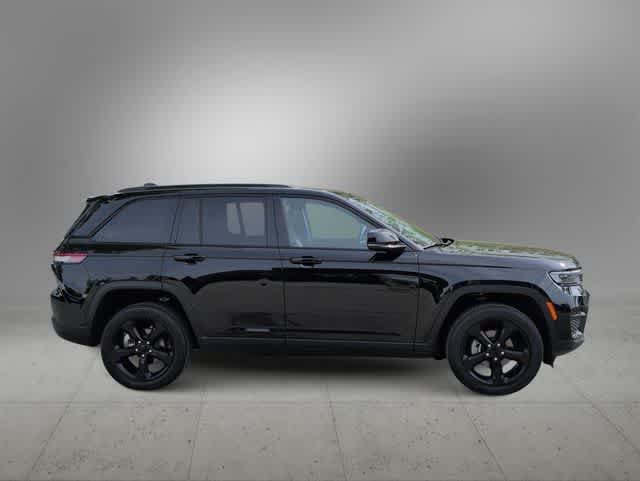 Thumbnail: 2023 Jeep Grand Cherokee - 9