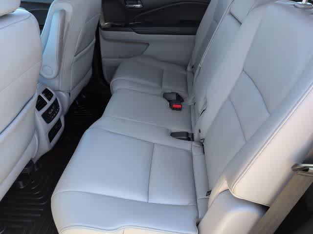 Thumbnail: 2018 Honda Pilot - 21