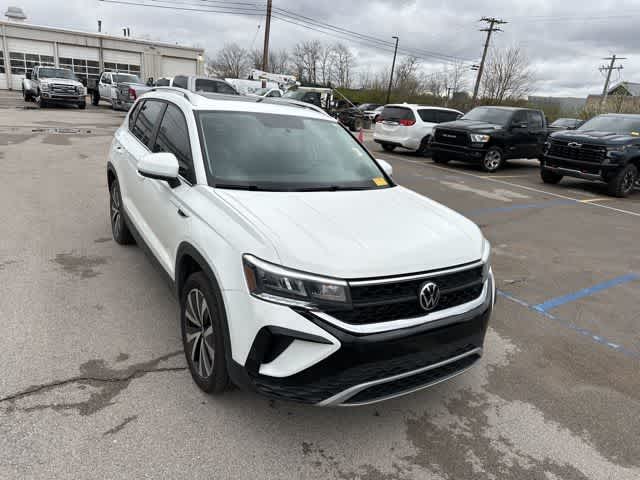 Thumbnail: 2022 Volkswagen Taos - 24