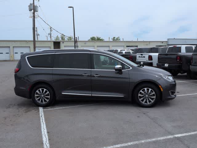 Thumbnail: 2020 Chrysler Pacifica - 9