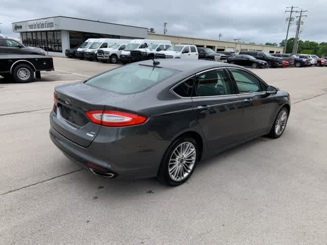 2015 Ford Fusion SE 22