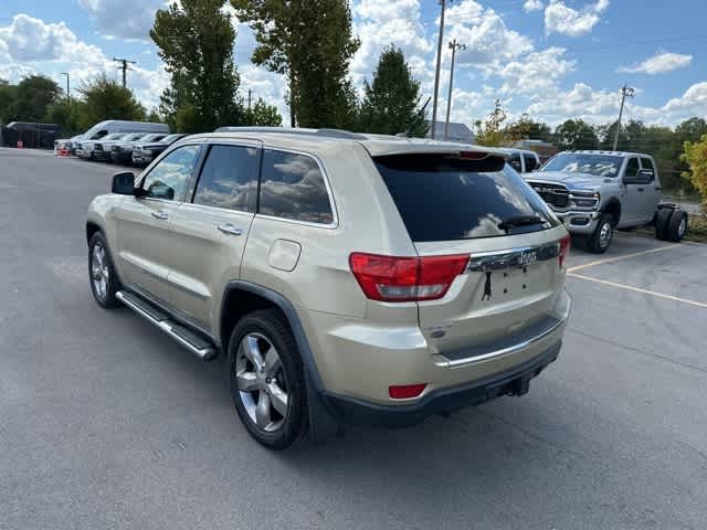 Thumbnail: 2011 Jeep Grand Cherokee - 17