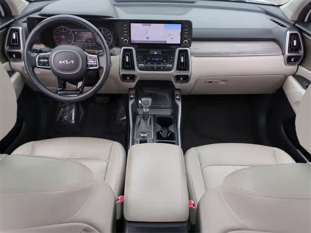 Thumbnail: 2022 Kia Sorento - 16