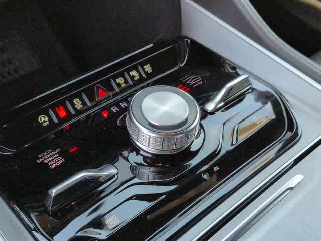 Thumbnail: 2026 Jeep Grand Wagoneer - 35
