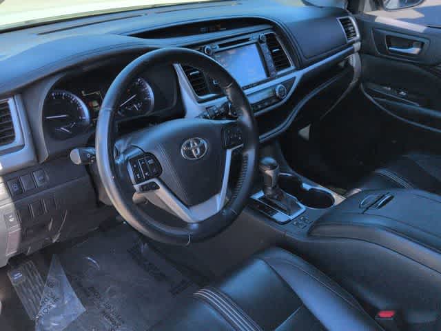 Thumbnail: 2019 Toyota Highlander - 10