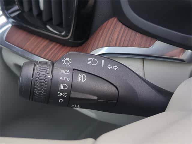 Thumbnail: 2021 Volvo S60 - 28