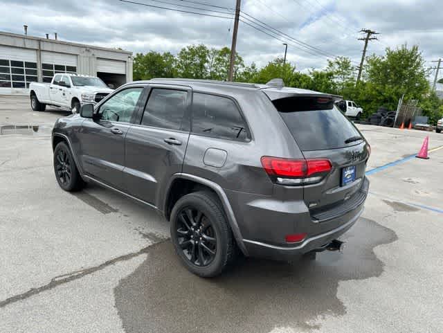 Thumbnail: 2017 Jeep Grand Cherokee - 15