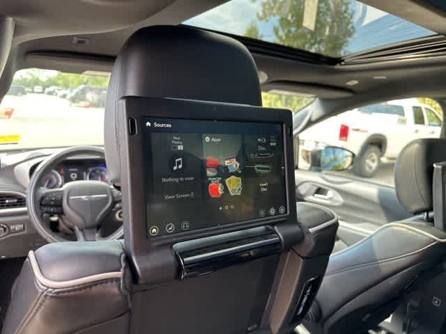 Thumbnail: 2018 Chrysler Pacifica - 12
