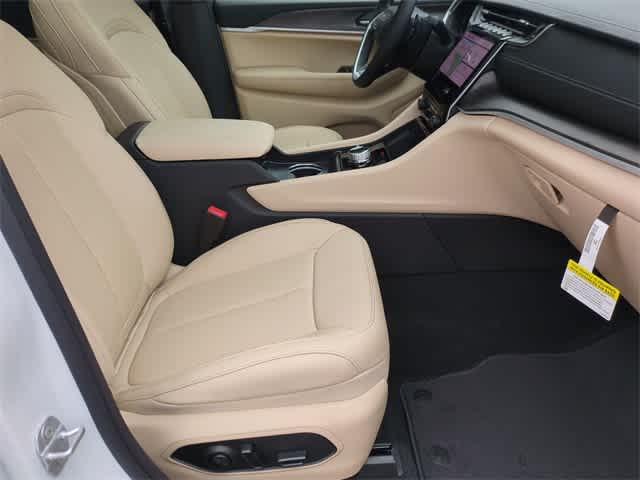 Thumbnail: 2025 Jeep Grand Cherokee L - 23