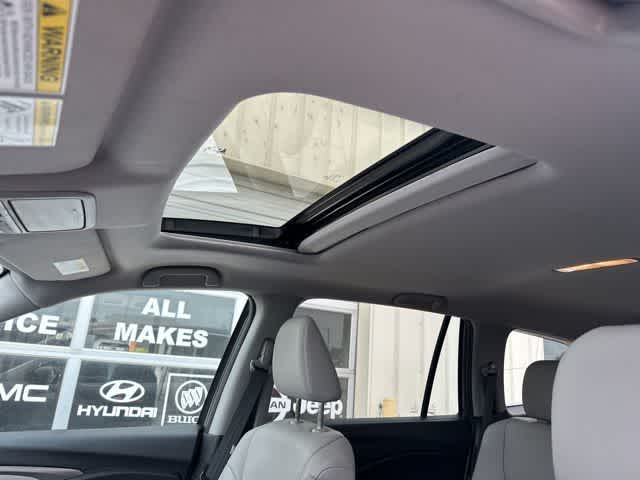 Thumbnail: 2018 Honda Pilot - 5